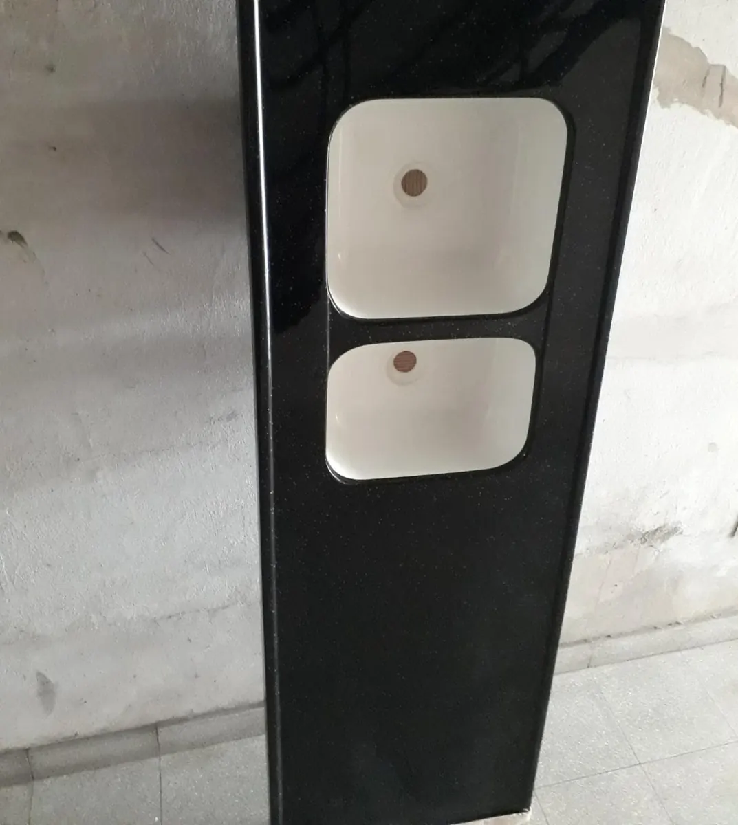 Mesada con bacha doble de fibra, foto 1 de 2